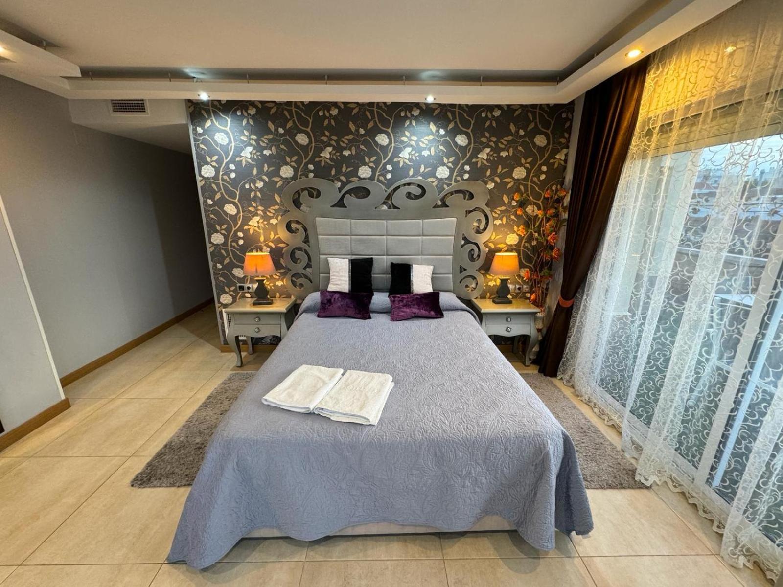 Bed And Breakfast En Салоу Екстериор снимка
