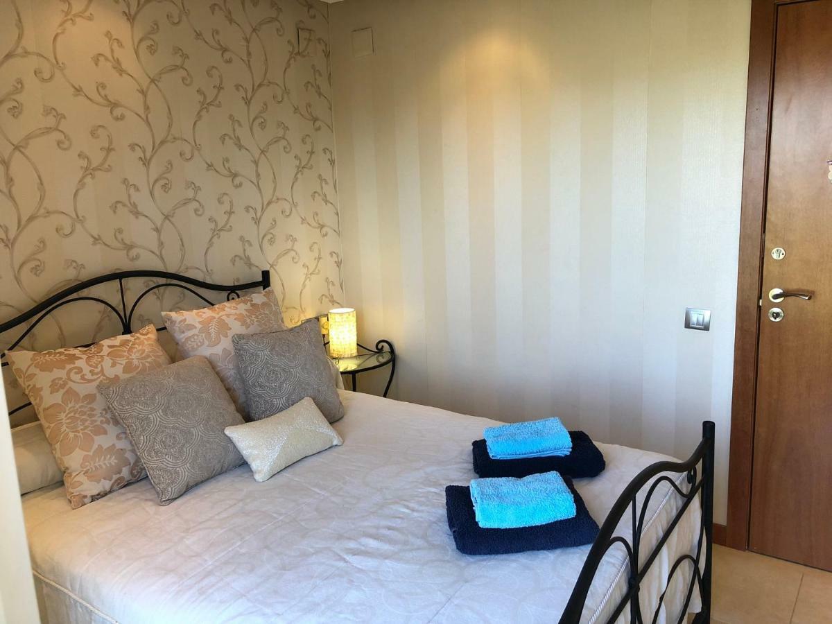 Bed And Breakfast En Салоу Екстериор снимка